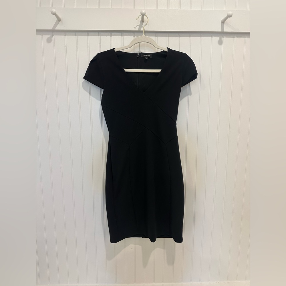 Express Black V-Neck Cap-Sleeve Sheath Dress